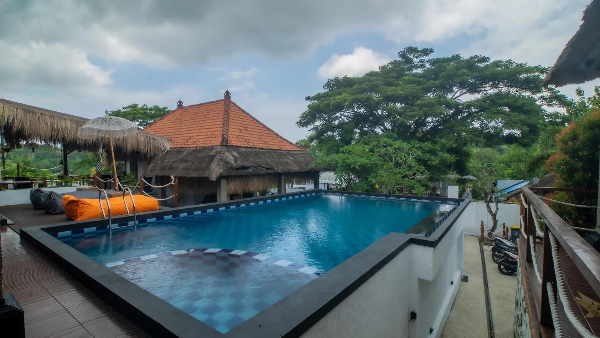 Simpang Inn Hostel Nusa Penida