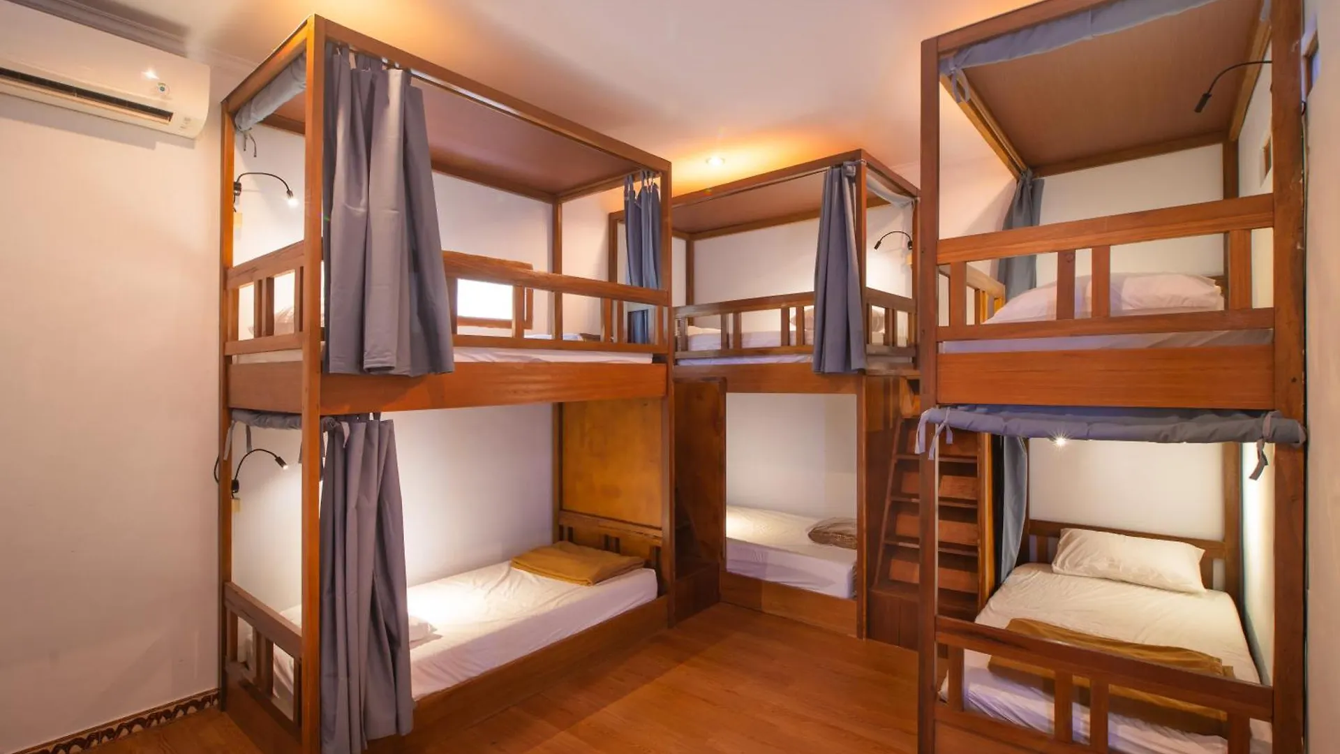 Simpang Inn Hostel Nusa Penida