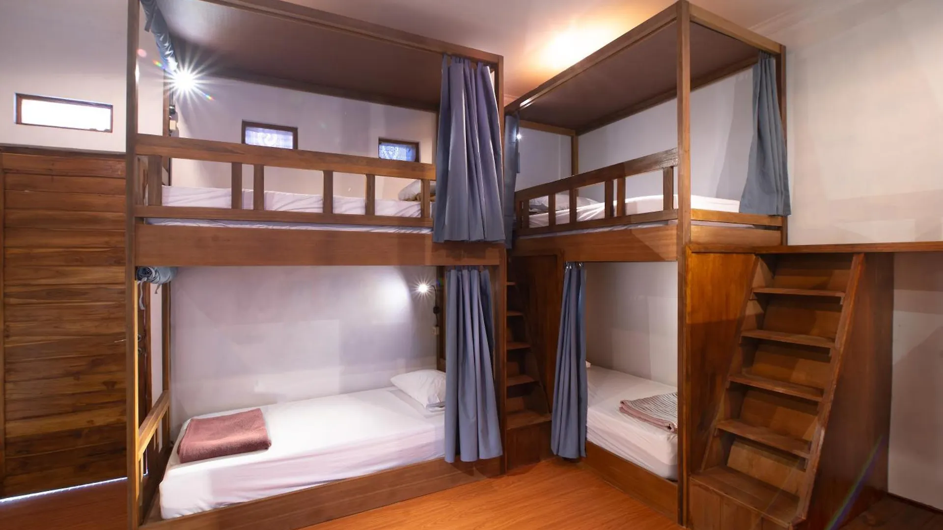 Simpang Inn Hostel Nusa Penida 0*,